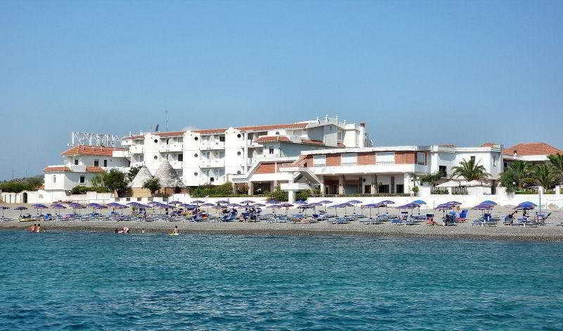 Hotel Residence Il Gabbiano Ciro Marina Exterior photo