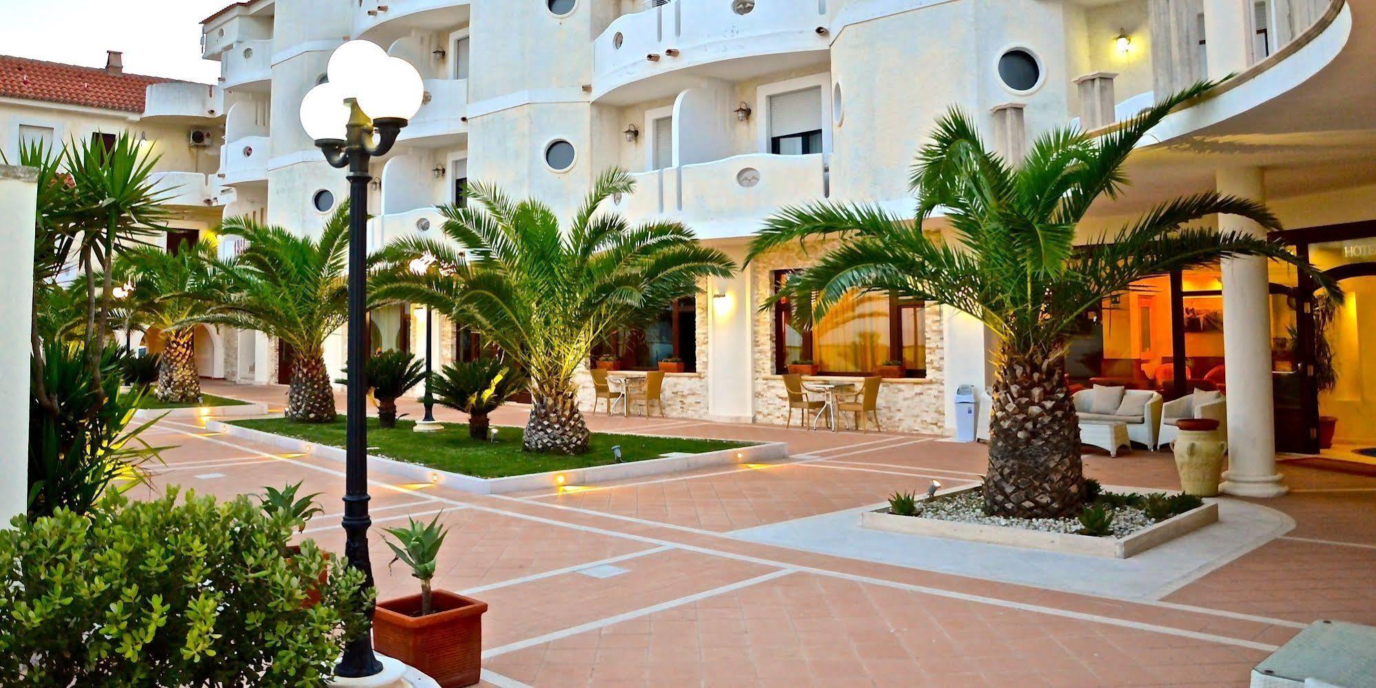 Hotel Residence Il Gabbiano Ciro Marina Exterior photo
